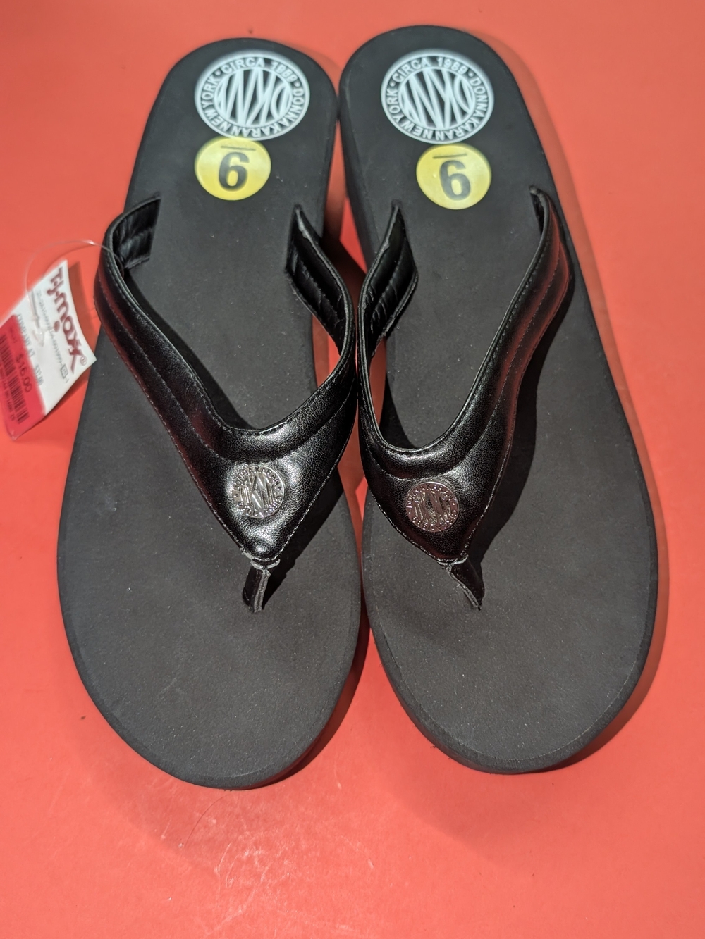 DKNY Donna Karan NY Platform Wedge Flip Flops Sandals Black Logo Size 9 NWT New